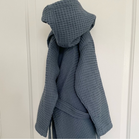 Kids waffle robes. - Picture 4 of 5